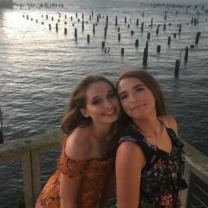 Meet your Posher, Danielle